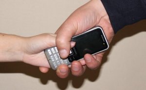 В Гатчинском районе задержали грабителя, отобравшего телефон у ребёнка
